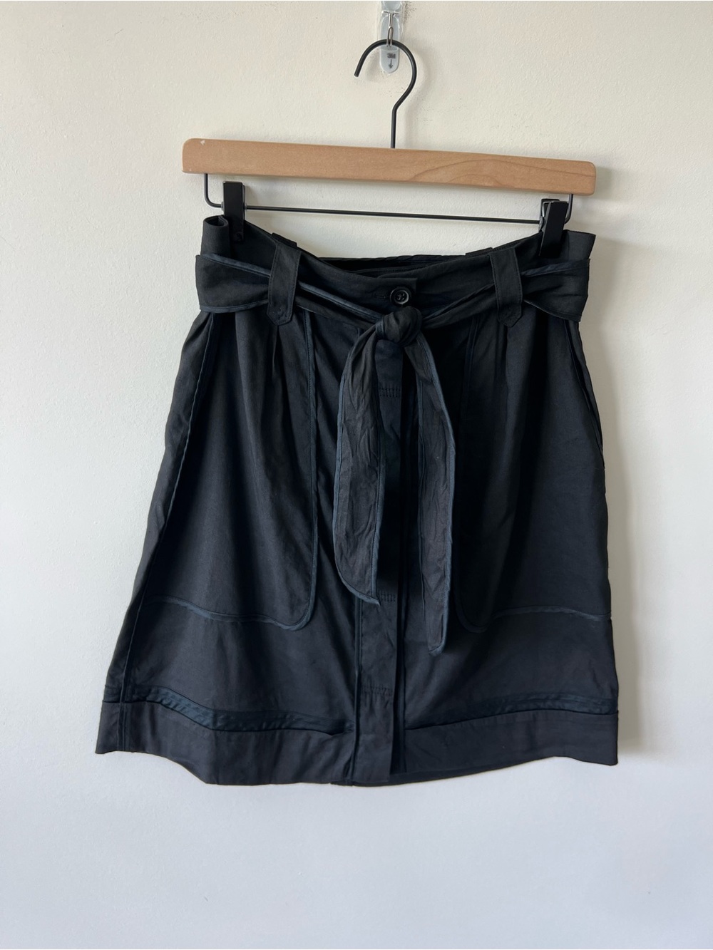 Elie Tahari Black Tie-Waist Button Front Mini Skirt Linen with Silk Trim